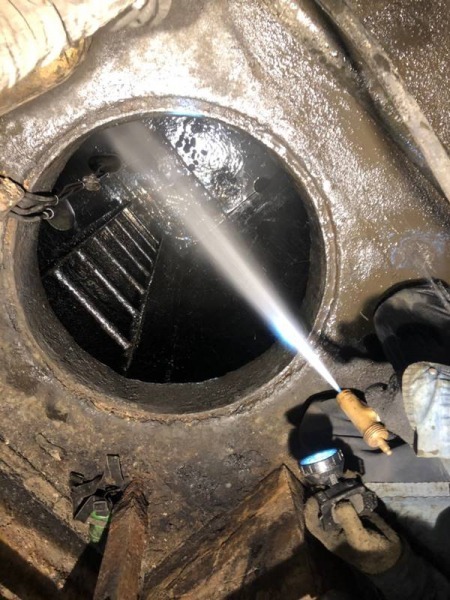 ทำความสะอาดบ่อบำบัดน้ำเสีย